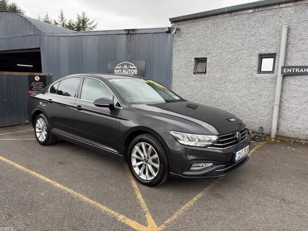 Volkswagen Passat Saloon, Diesel, 2022, Grey