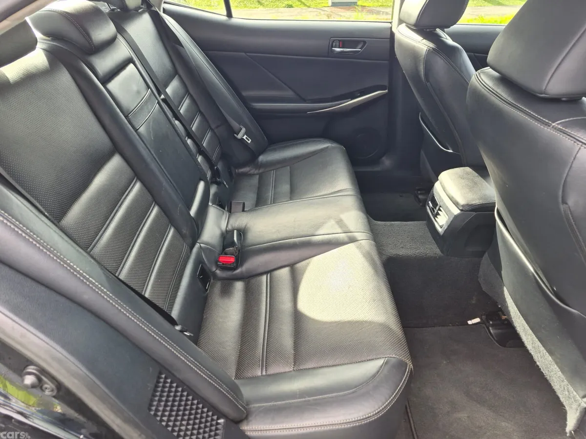 Lexus IS Saloon, Petrol Hybrid, 2015, Black