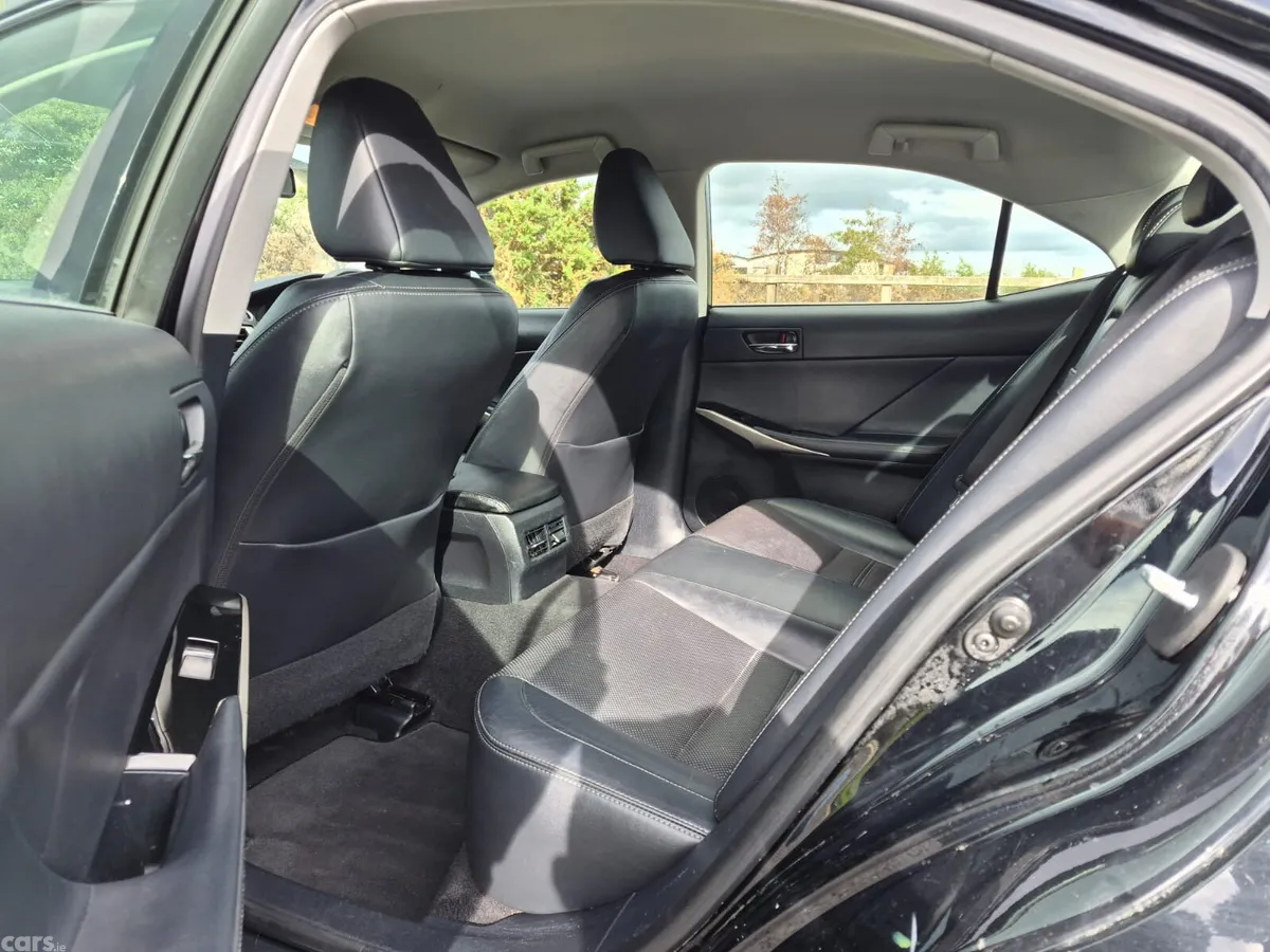 Lexus IS Saloon, Petrol Hybrid, 2015, Black