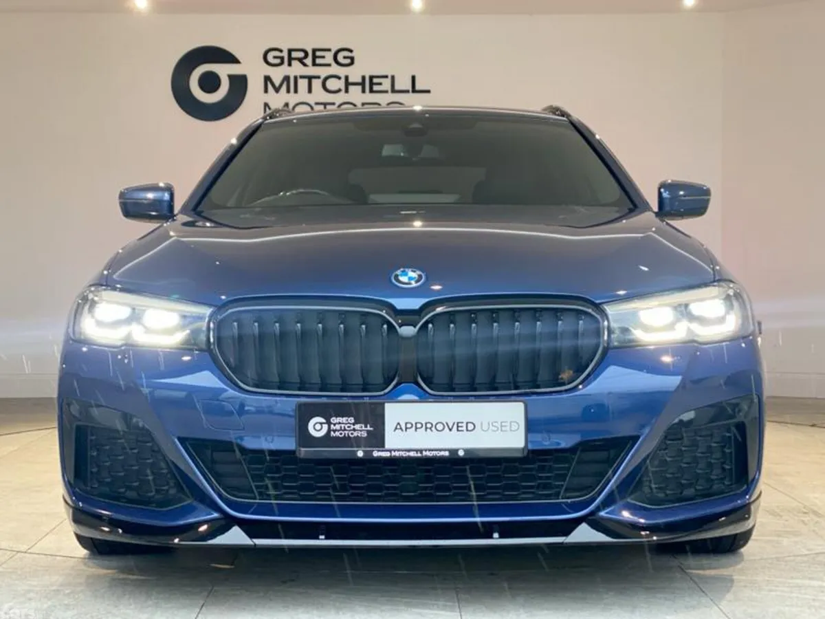 BMW 5-Series Estate, Petrol Hybrid, 2022, Blue