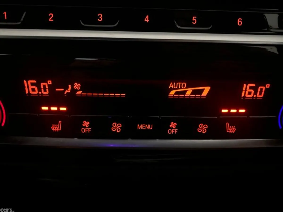 BMW 5-Series Estate, Petrol Hybrid, 2022, Blue