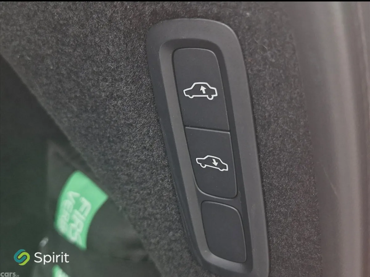Volvo XC90 SUV, Petrol Plug-in Hybrid, 2022, Black