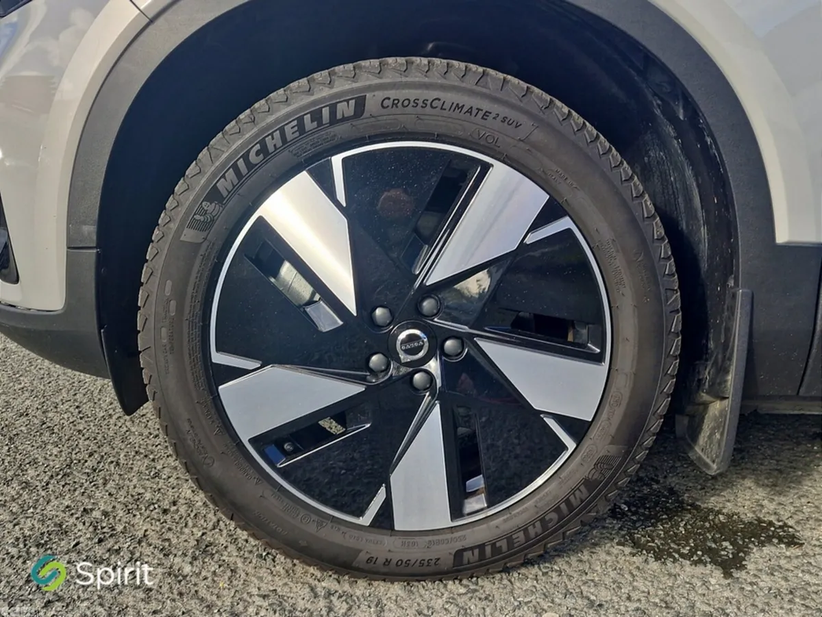 Volvo XC40 Hatchback, Electric, 2025, Silver