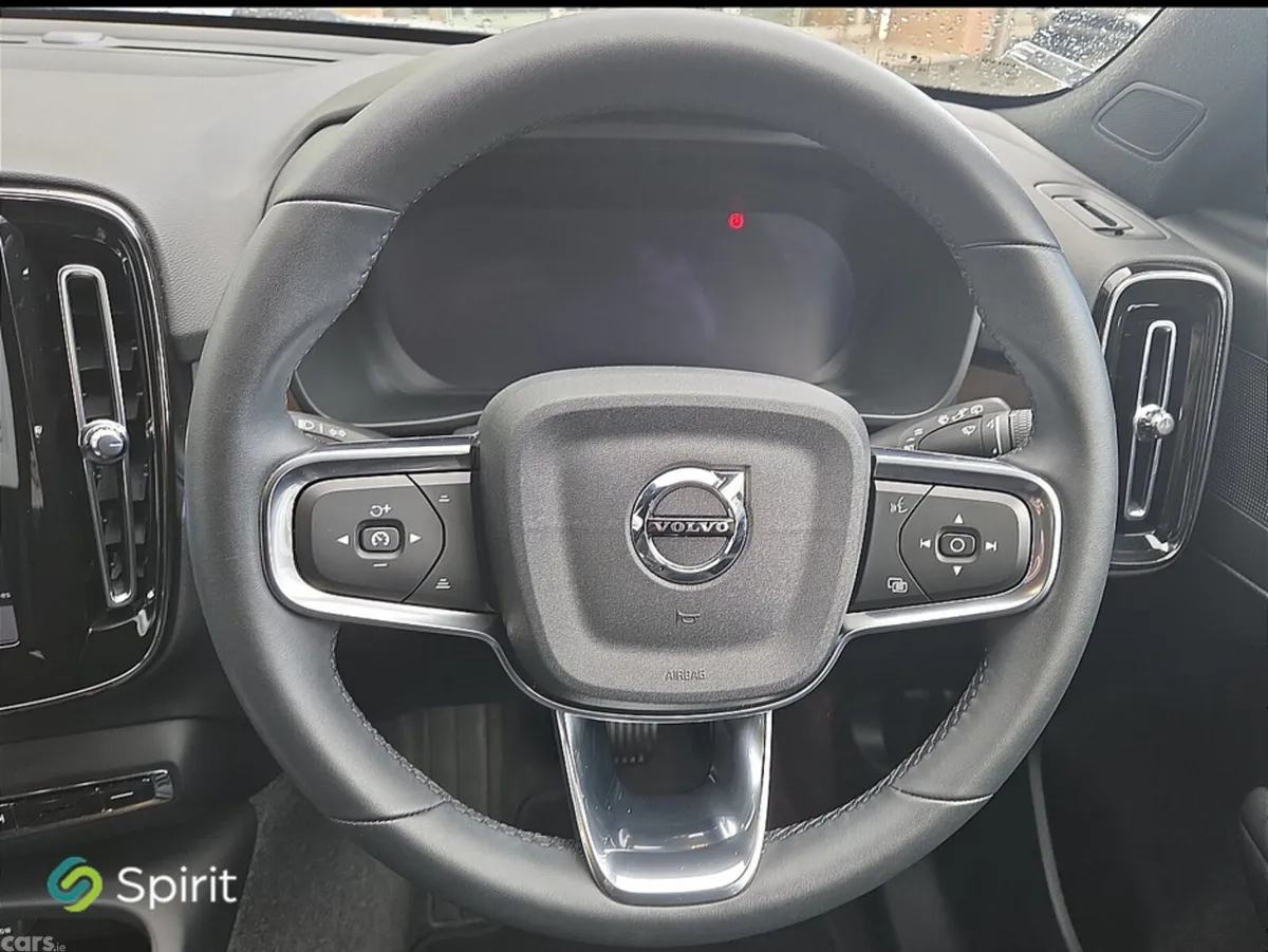 Volvo XC40 Hatchback, Electric, 2025, Silver
