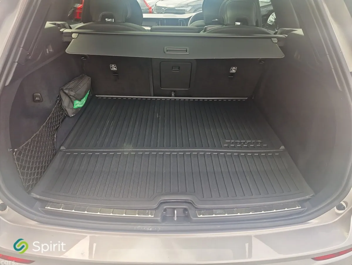 Volvo XC60 SUV, Petrol Plug-in Hybrid, 2025, Silver