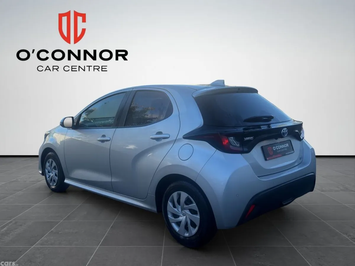 Toyota Yaris Hatchback, Petrol Hybrid, 2021, Silver