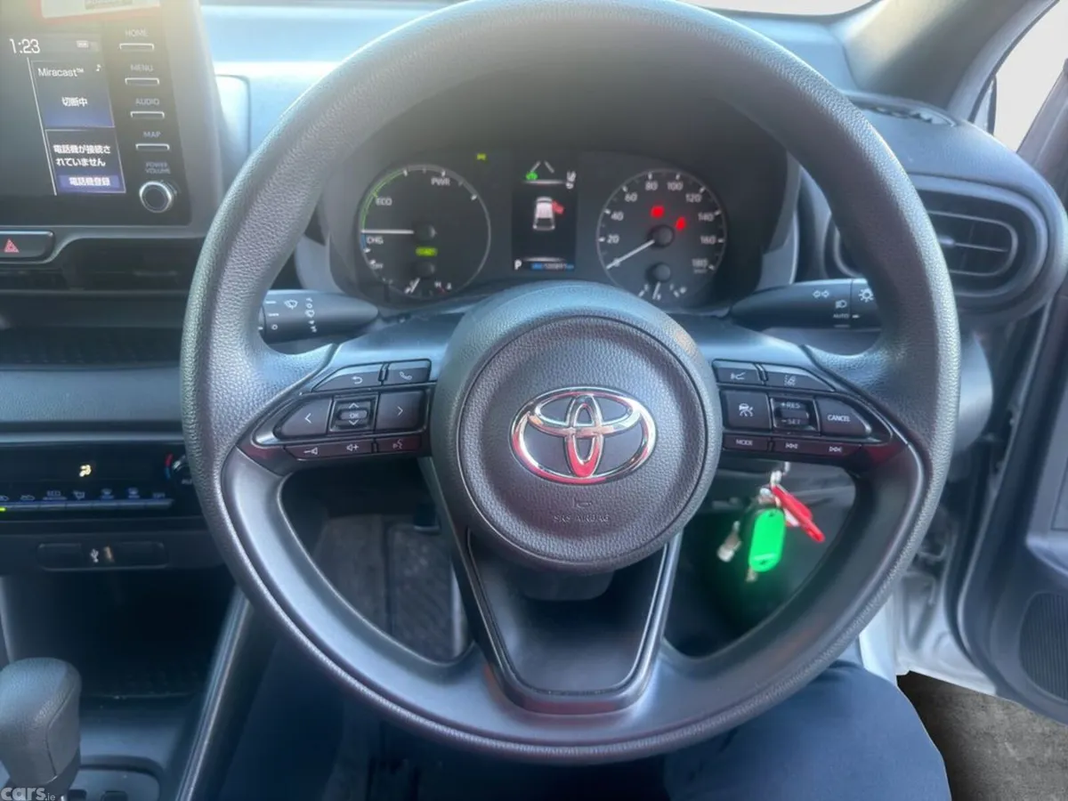 Toyota Yaris Hatchback, Petrol Hybrid, 2021, Silver