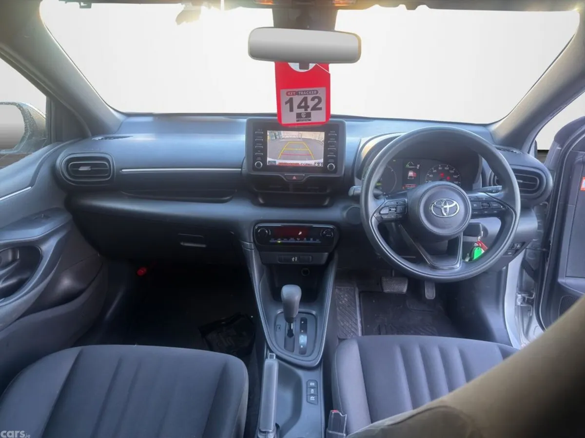 Toyota Yaris Hatchback, Petrol Hybrid, 2021, Silver