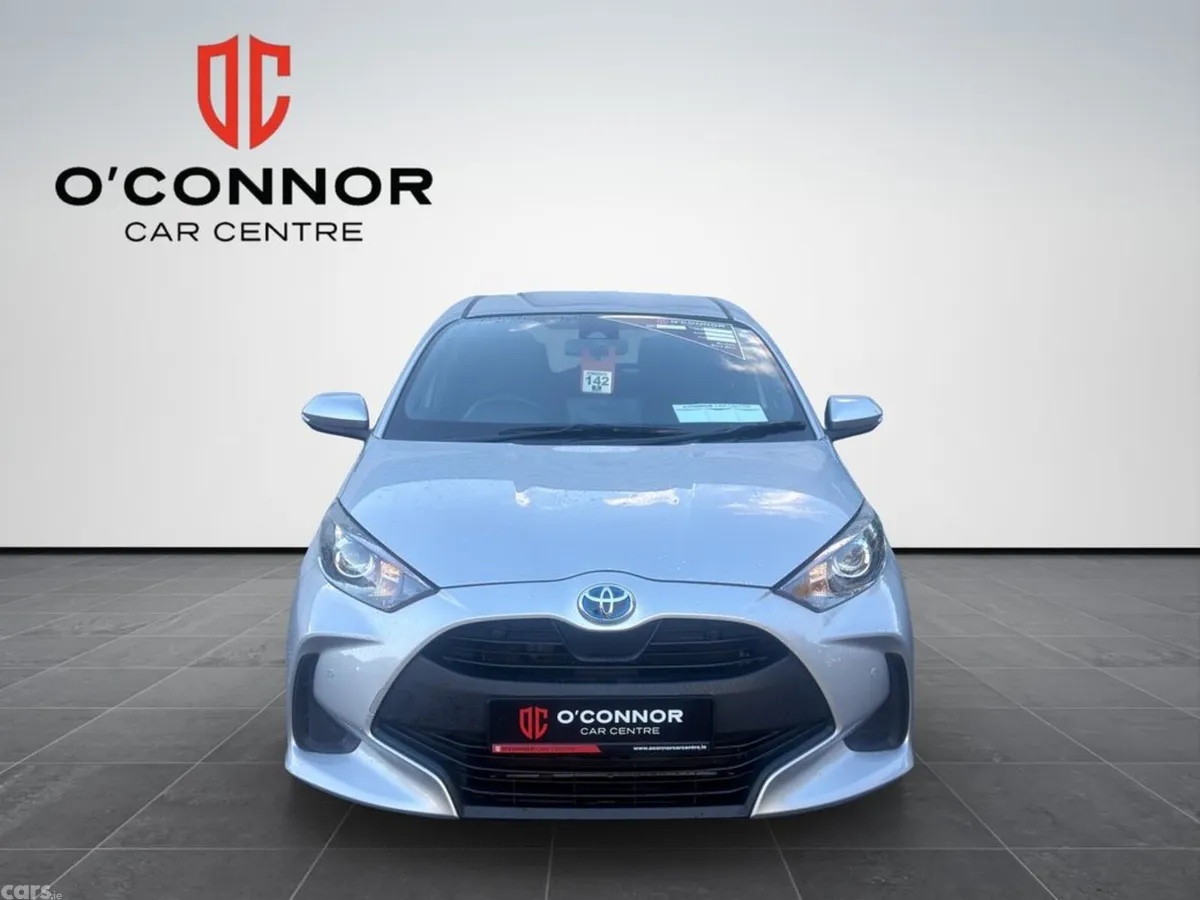 Toyota Yaris Hatchback, Petrol Hybrid, 2021, Silver