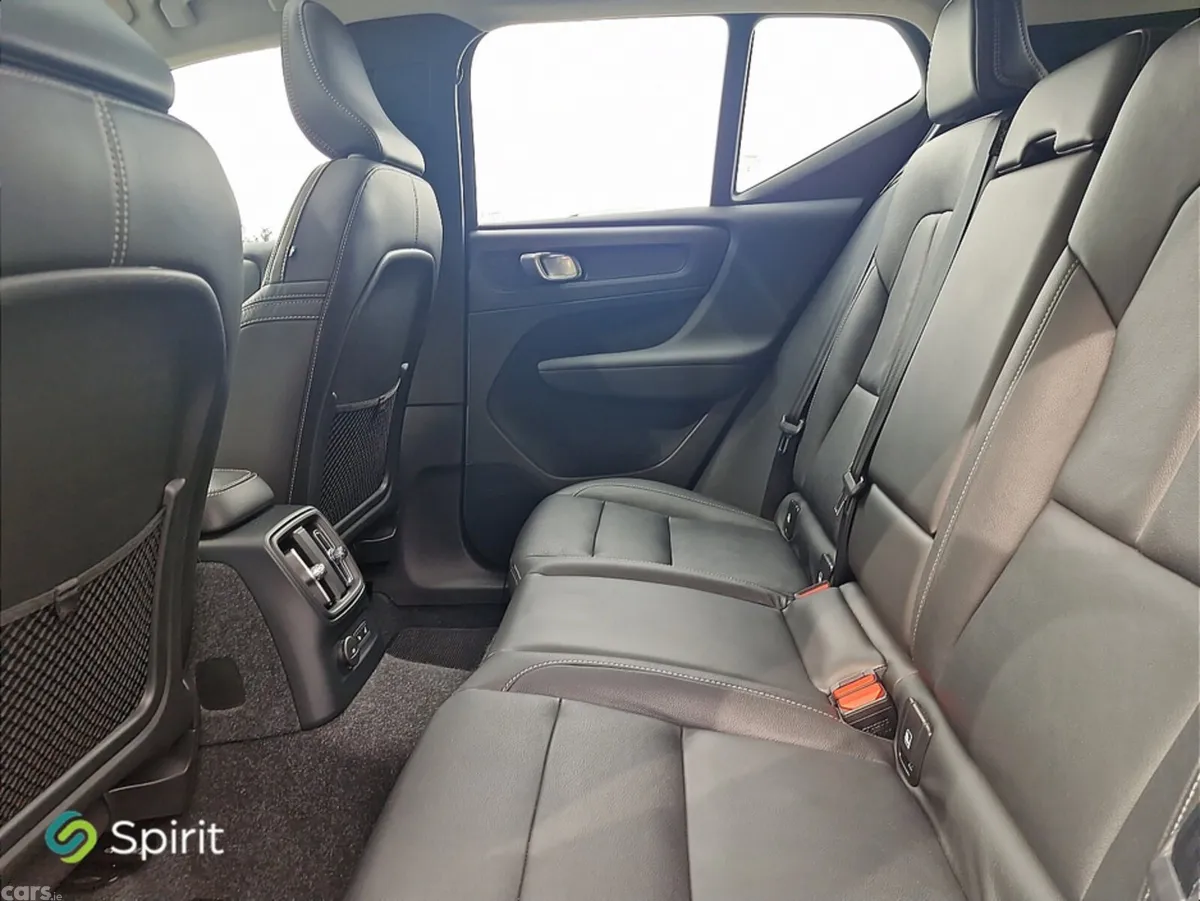 Volvo XC40 SUV, Petrol Plug-in Hybrid, 2021, White