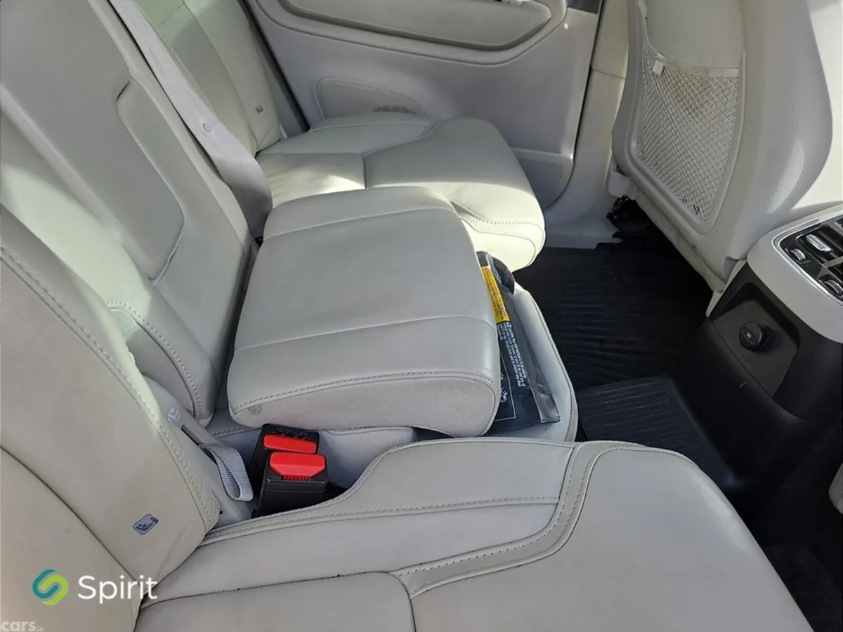 Volvo XC90 MPV, Petrol Plug-in Hybrid, 2022, White