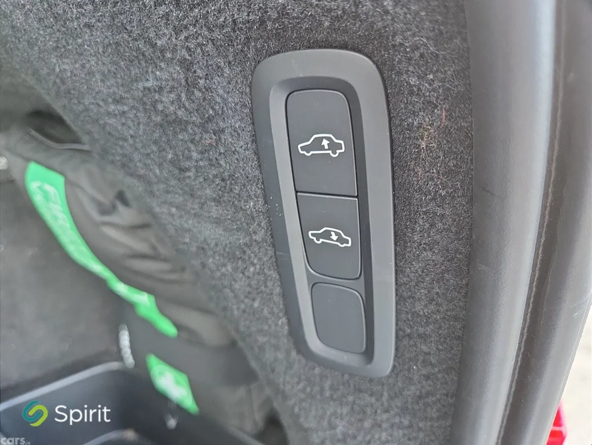 Volvo XC90 MPV, Petrol Plug-in Hybrid, 2022, White