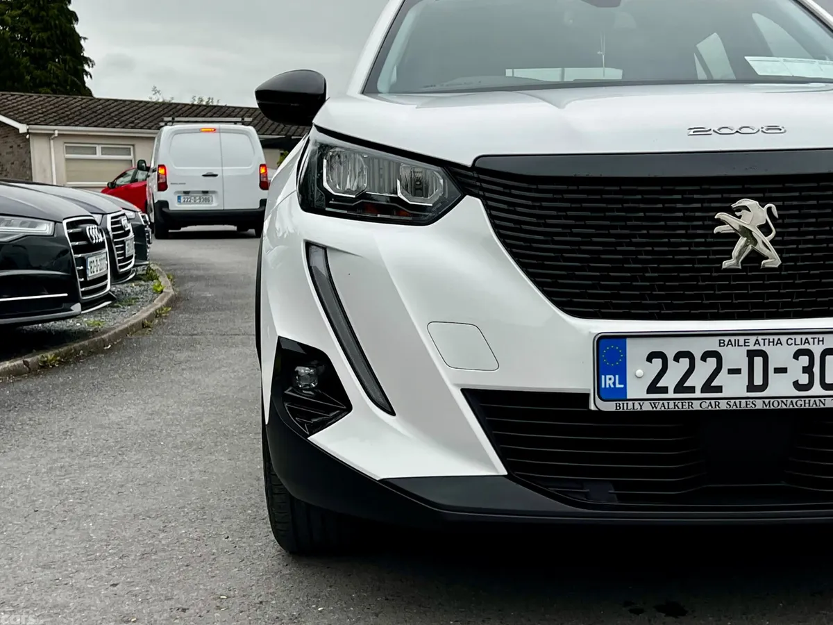 Peugeot 2008 MPV, Diesel, 2022, White