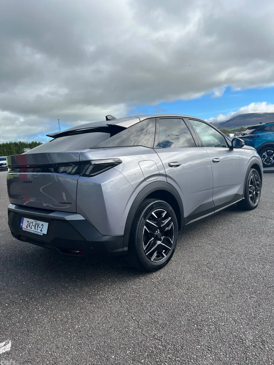 Peugeot 3008 MPV, Petrol Hybrid, 2024, Grey
