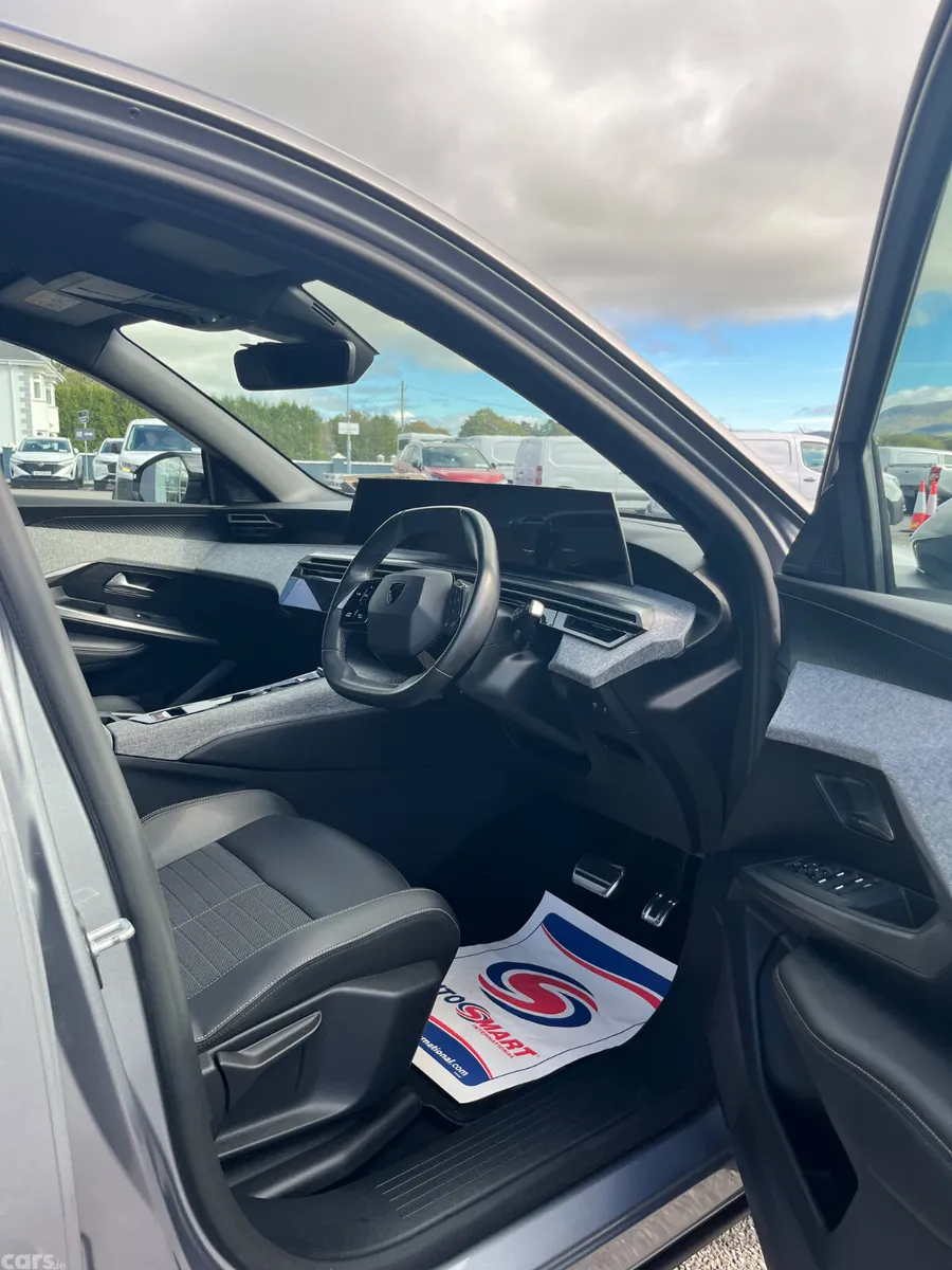 Peugeot 3008 MPV, Petrol Hybrid, 2024, Grey