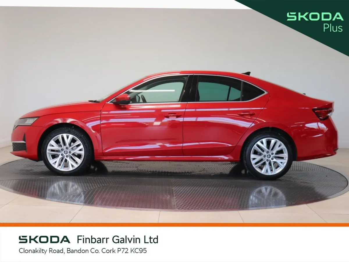 Skoda Octavia Saloon, Diesel, 2026, Red