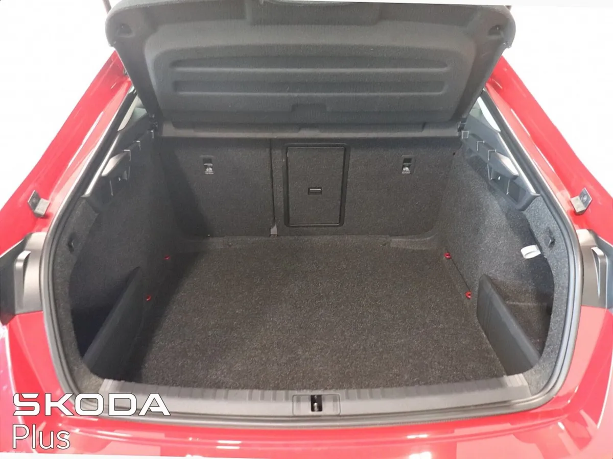 Skoda Octavia Saloon, Diesel, 2026, Red