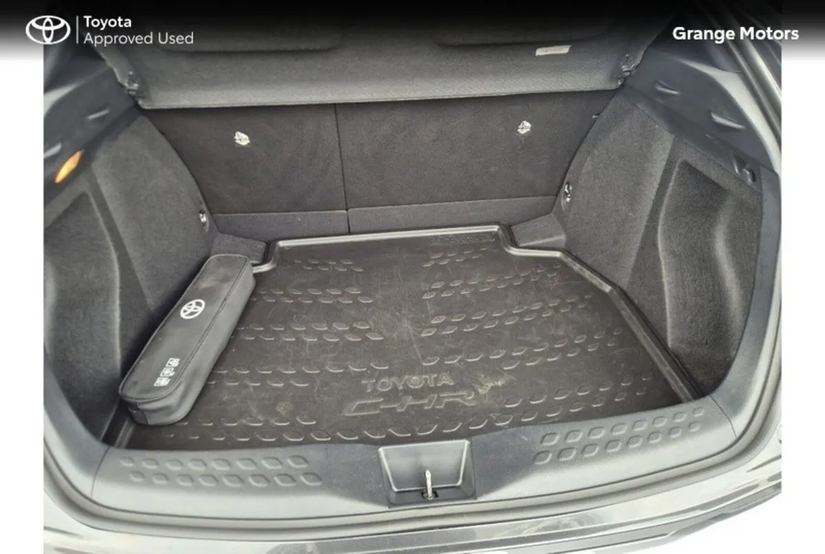 Toyota C-HR SUV, Petrol Hybrid, 2023, Grey