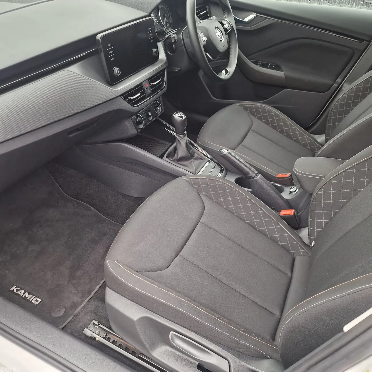 Skoda Kamiq Hatchback, Petrol, 2021, White