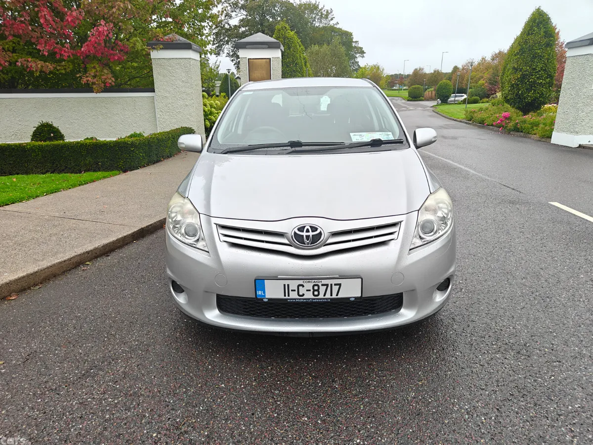Toyota Auris Hatchback, Diesel, 2011, Silver