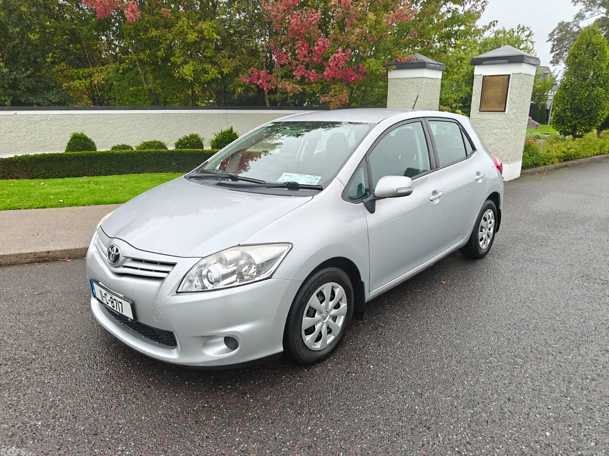 Toyota Auris Hatchback, Diesel, 2011, Silver