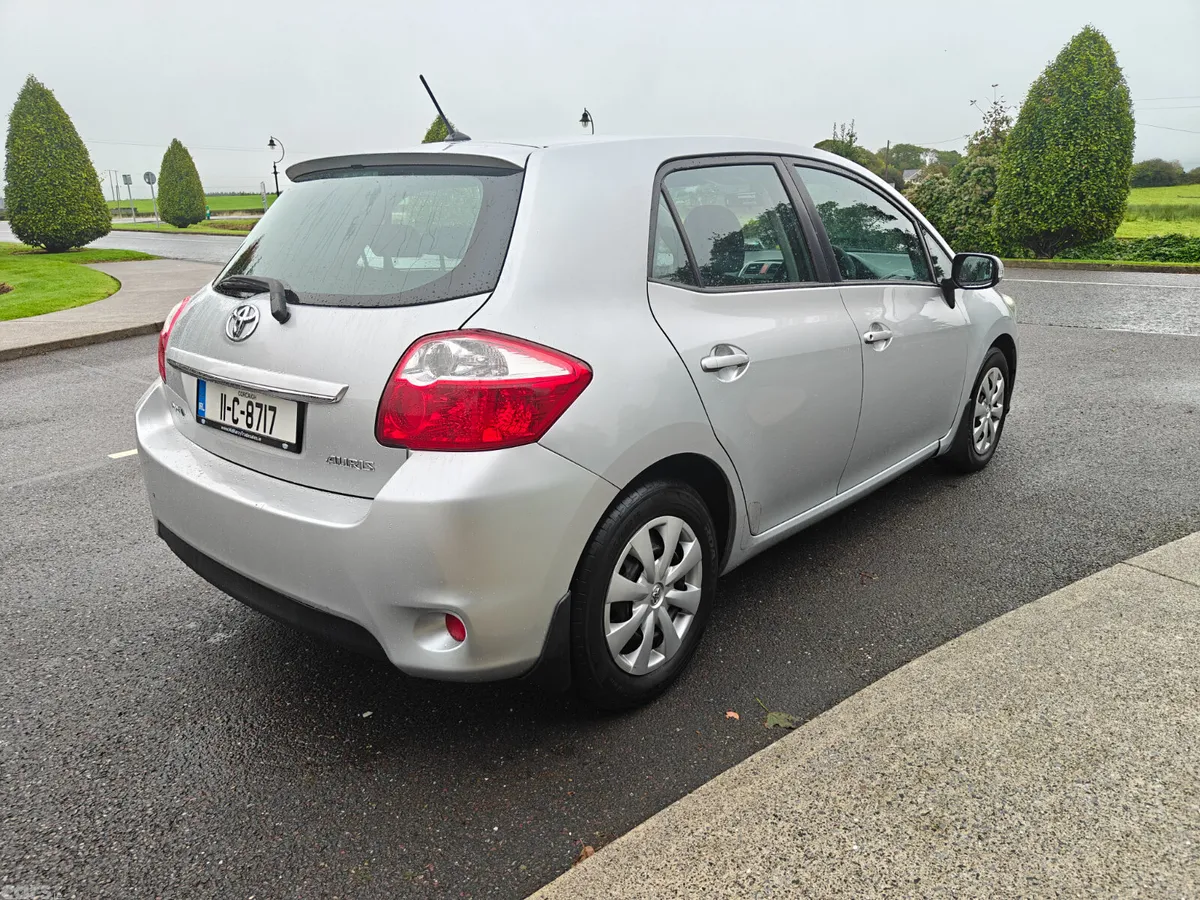 Toyota Auris Hatchback, Diesel, 2011, Silver