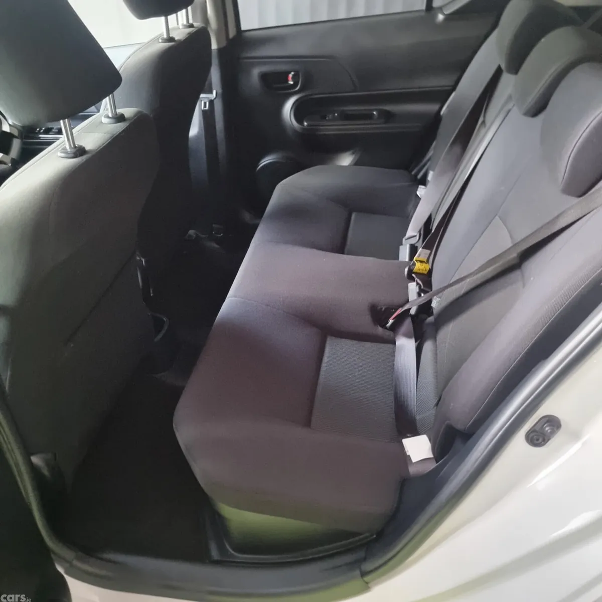 Toyota Aqua Hatchback, Petrol Hybrid, 2019, White