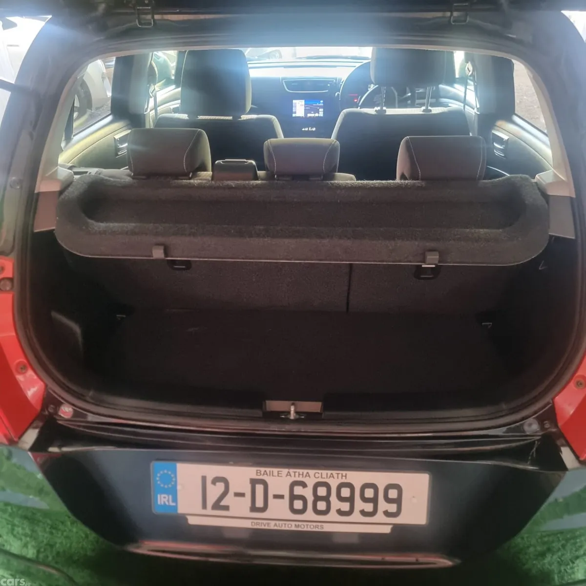 Suzuki Swift Hatchback, Petrol, 2012, Black