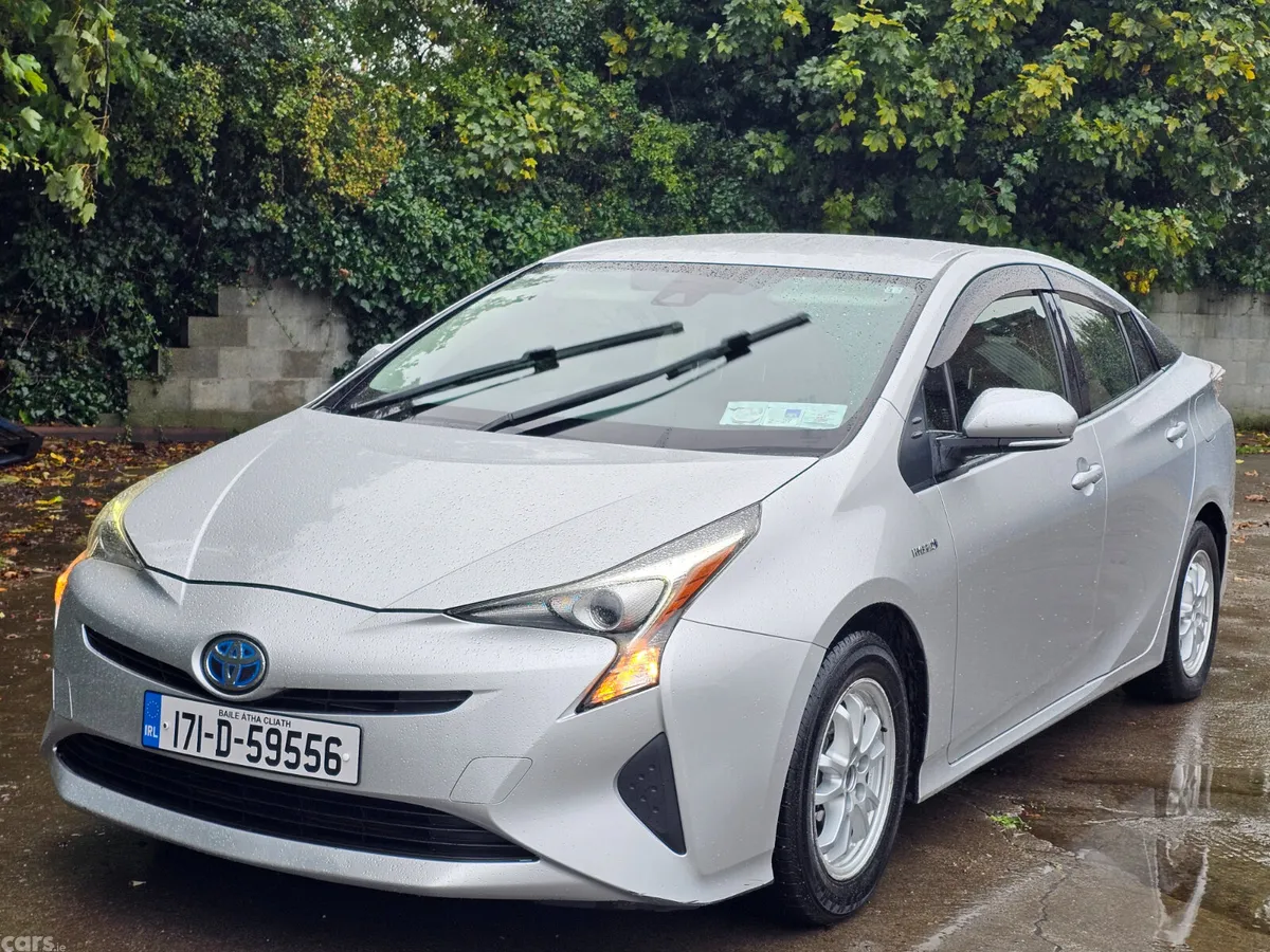 Toyota Prius Hatchback, Petrol Hybrid, 2017, Silver