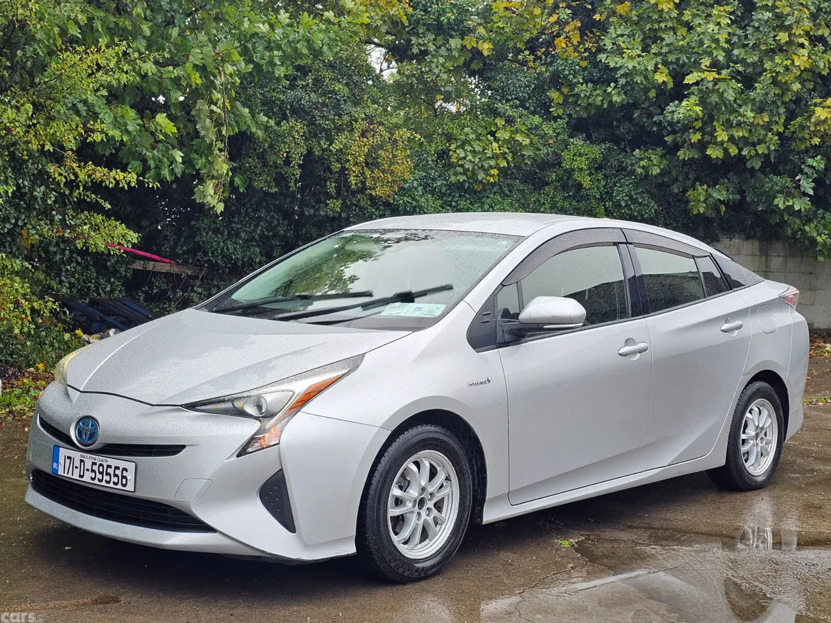 Toyota Prius Hatchback, Petrol Hybrid, 2017, Silver