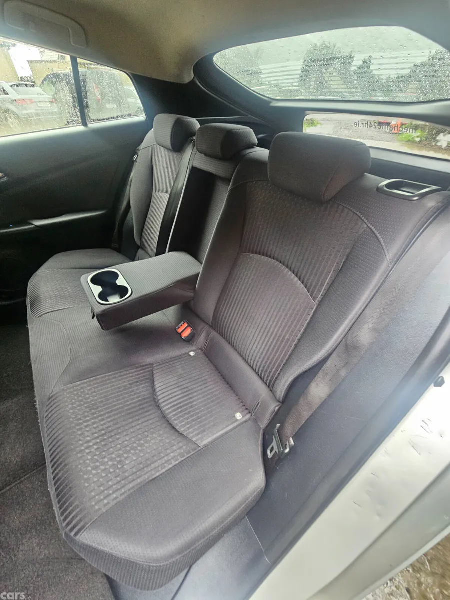 Toyota Prius Hatchback, Petrol Hybrid, 2017, Silver