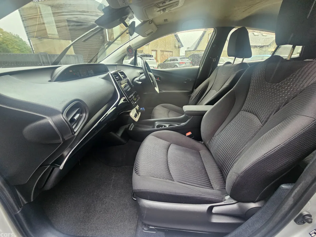 Toyota Prius Hatchback, Petrol Hybrid, 2017, Silver