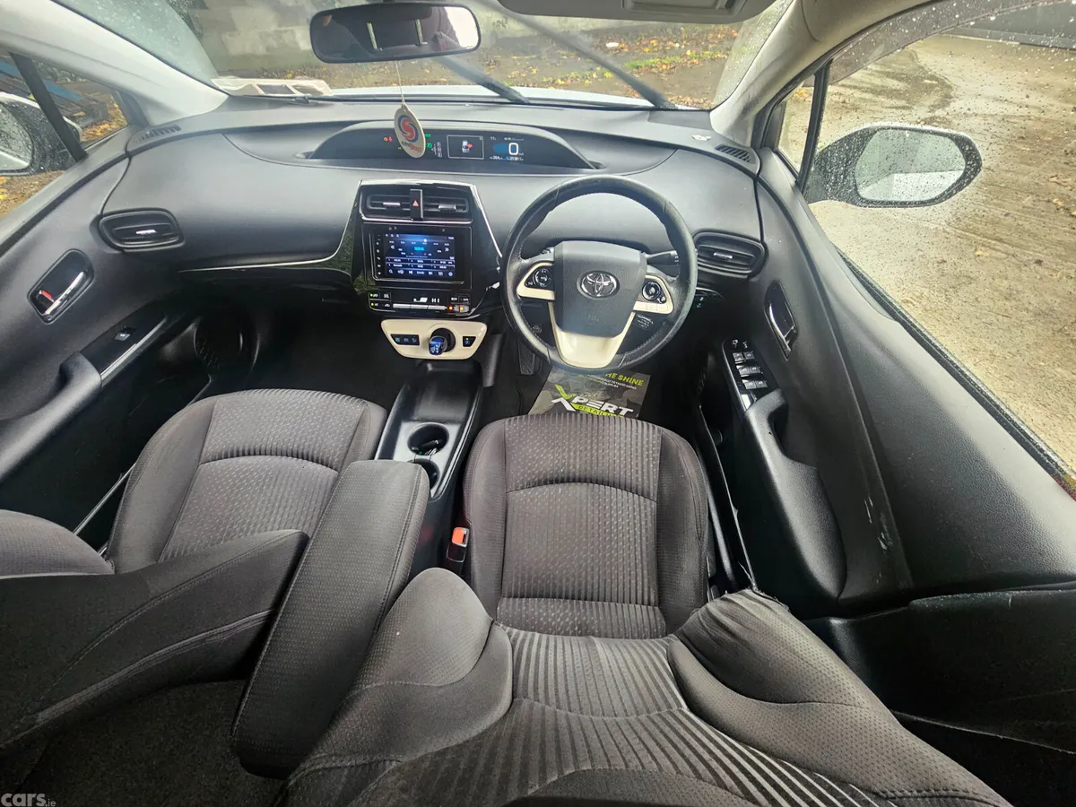 Toyota Prius Hatchback, Petrol Hybrid, 2017, Silver