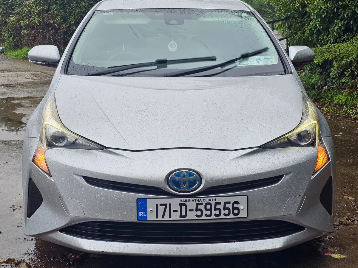 Toyota Prius Hatchback, Petrol Hybrid, 2017, Silver