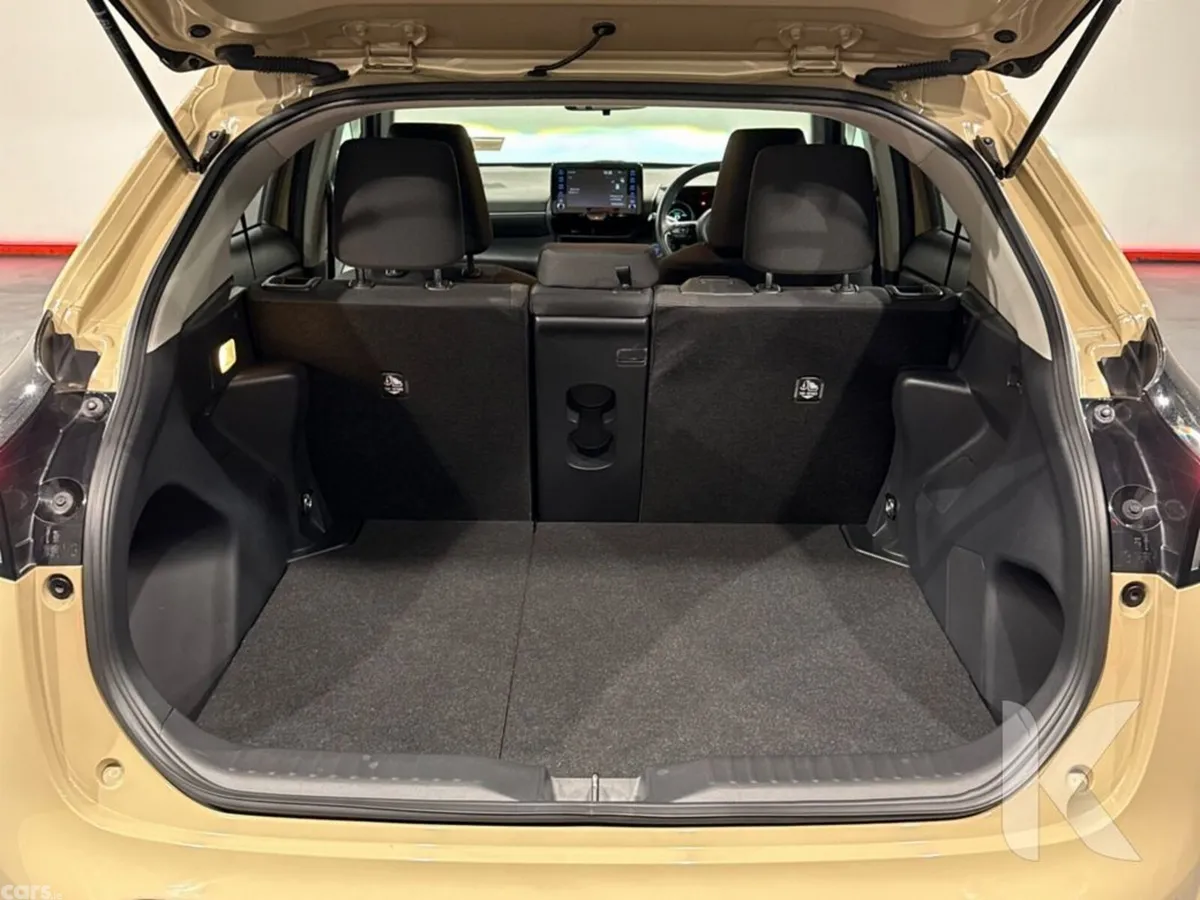 Toyota Yaris Cross SUV, Petrol Hybrid, 2023, Beige