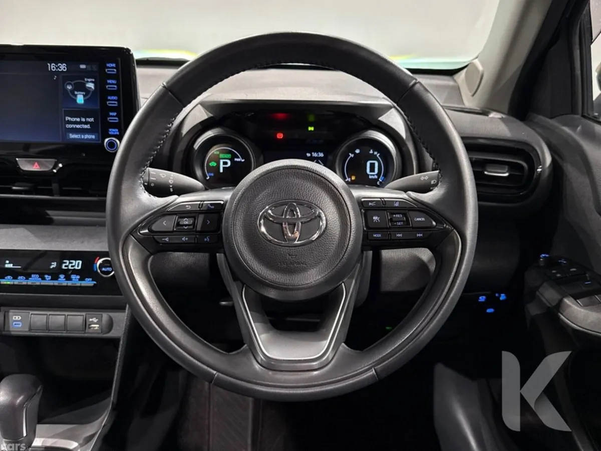Toyota Yaris Cross SUV, Petrol Hybrid, 2023, Beige
