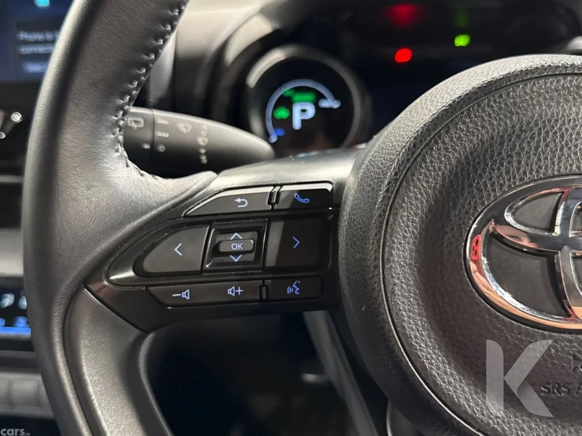 Toyota Yaris Cross SUV, Petrol Hybrid, 2023, Beige