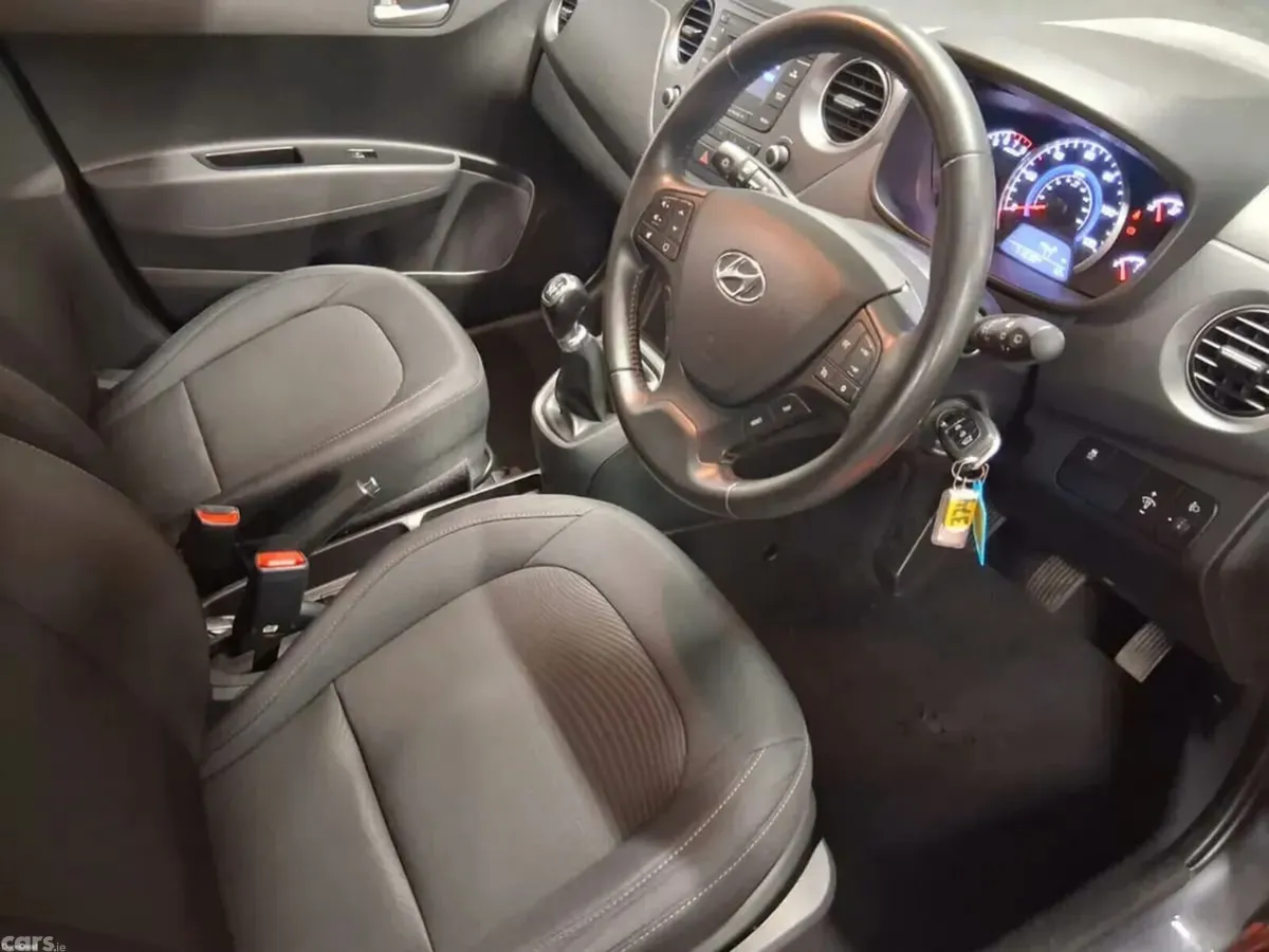 Hyundai i10 Hatchback, Petrol, 2018, Grey