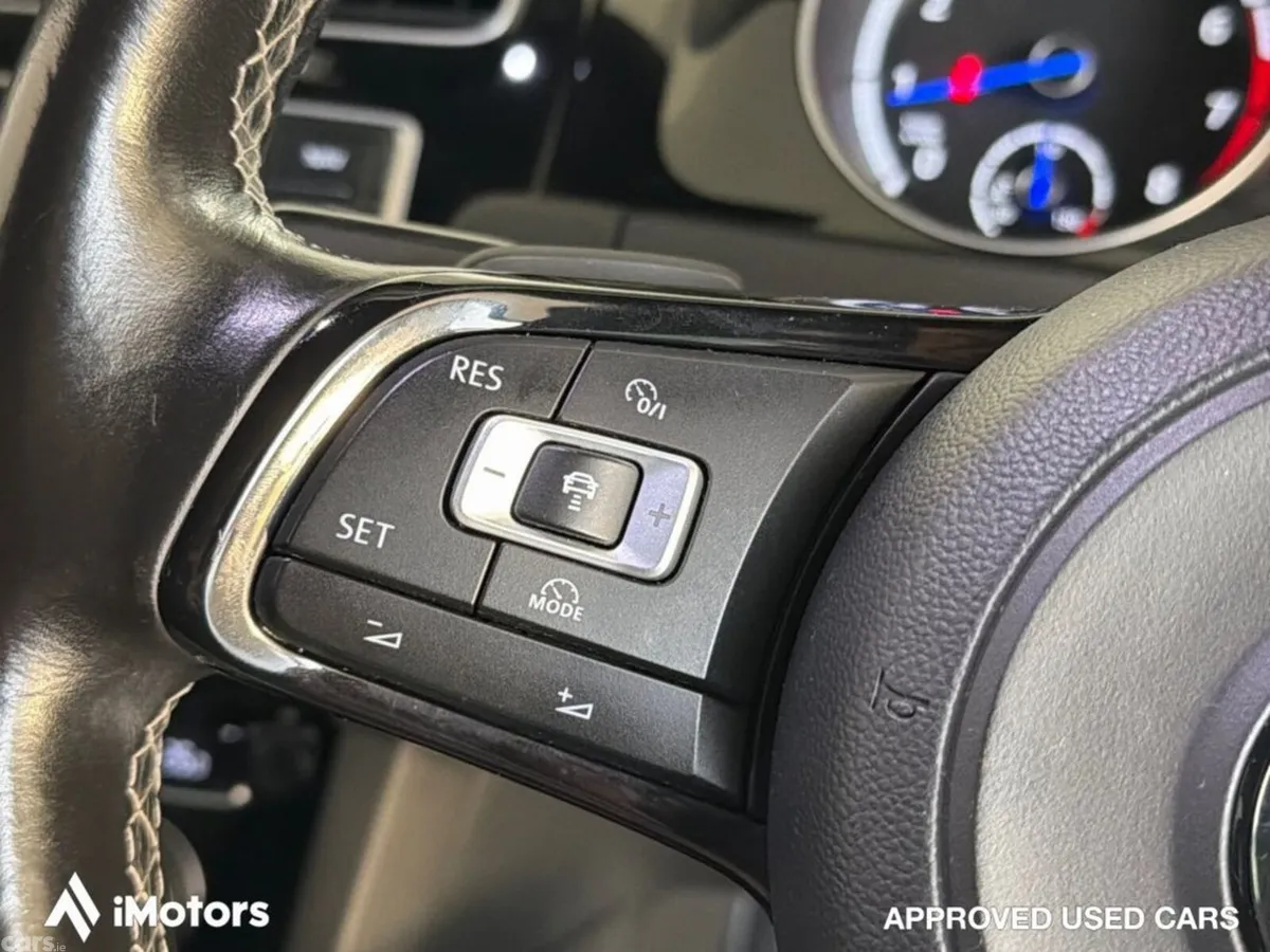Volkswagen Golf Estate, Petrol, 2016, Blue