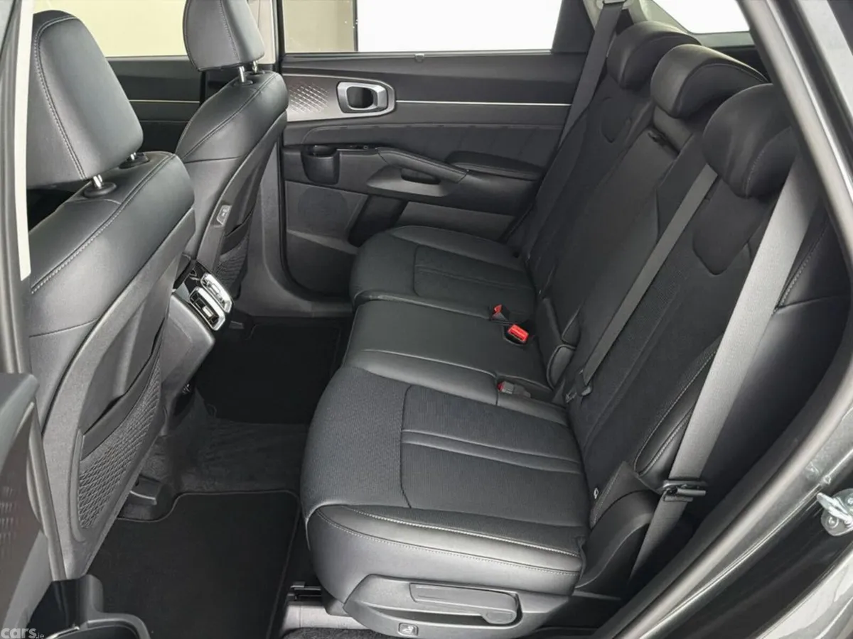 Kia Sorento SUV, Diesel Hybrid, 2026, Grey