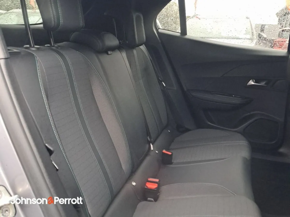 Peugeot 2008 MPV, Petrol, 2023, Grey