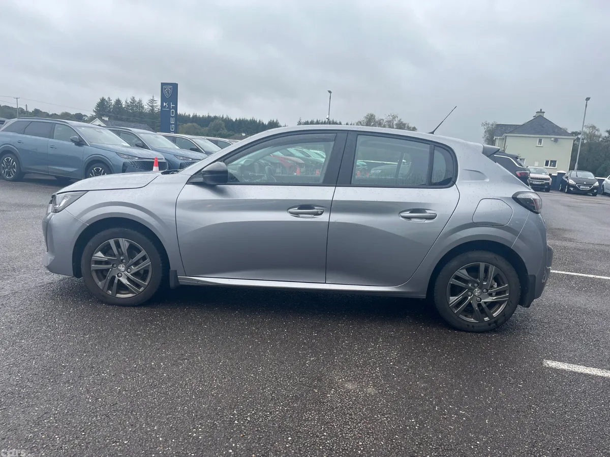 Peugeot 208 Hatchback, Diesel, 2022, Grey