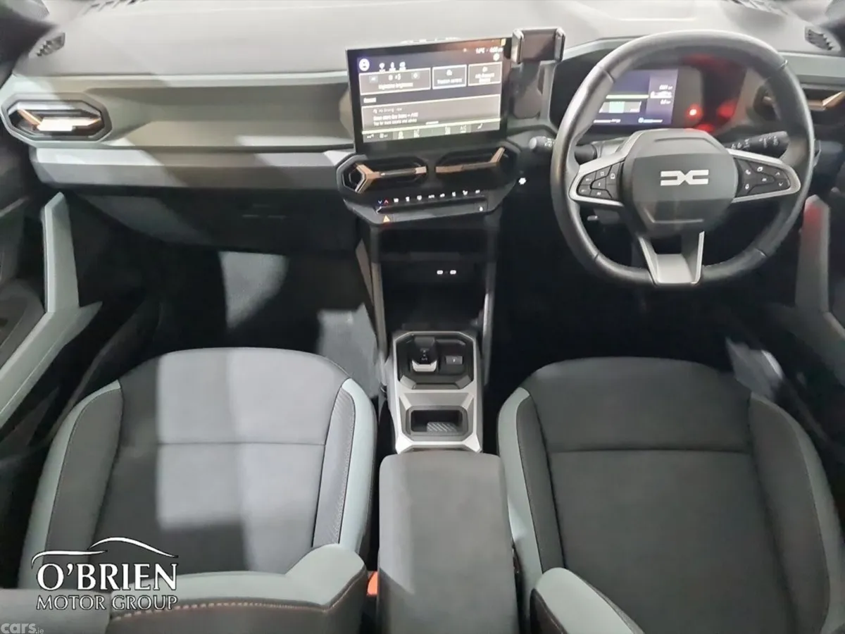 Dacia Duster SUV, Petrol Hybrid, 2026, Grey