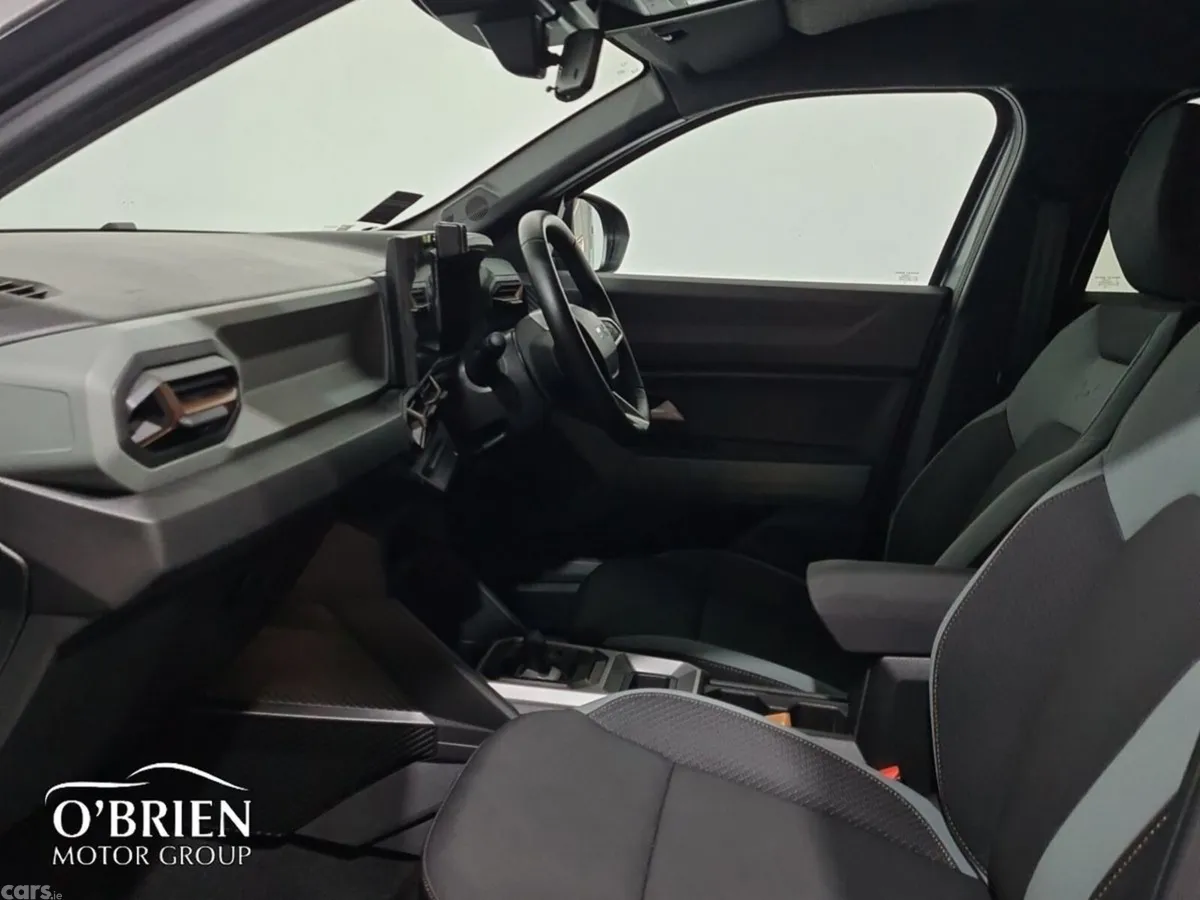 Dacia Duster SUV, Petrol Hybrid, 2026, Grey