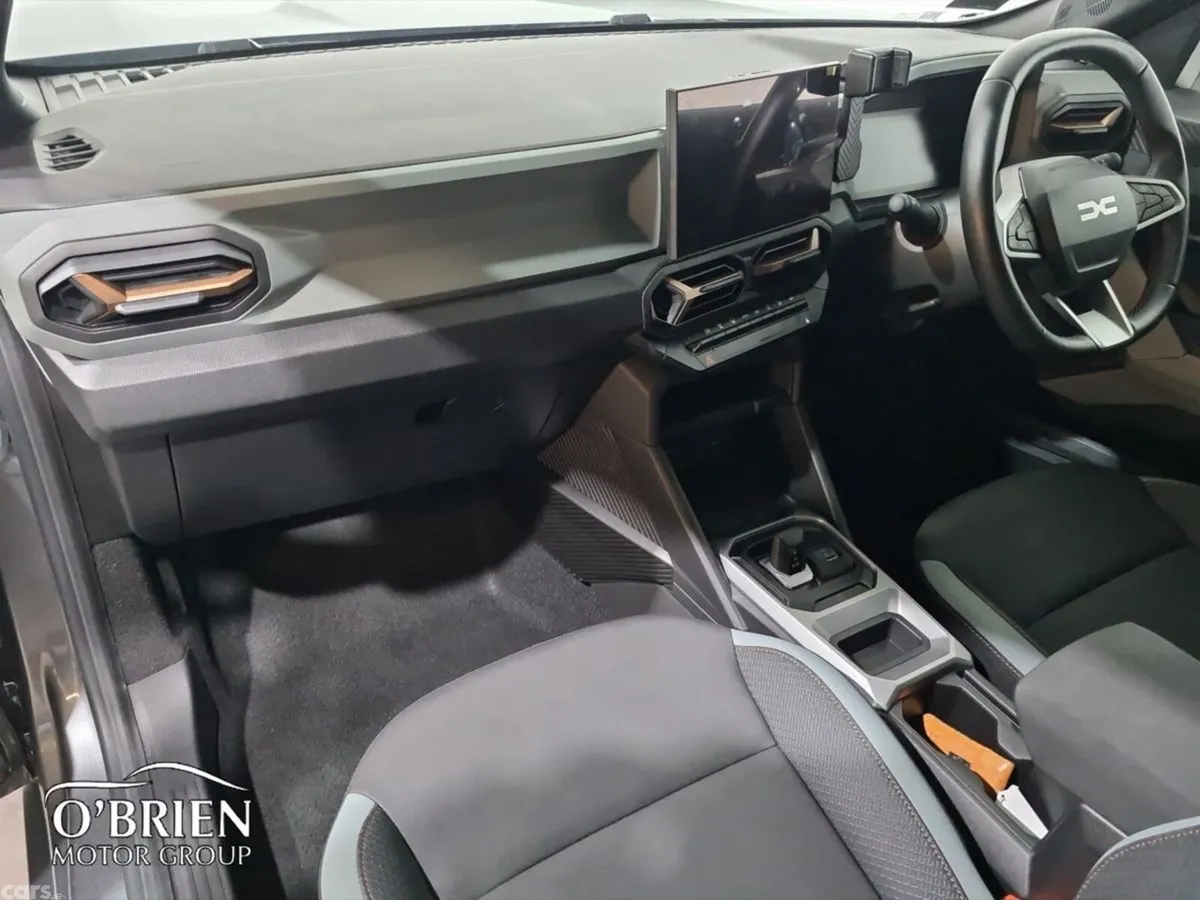 Dacia Duster SUV, Petrol Hybrid, 2026, Grey