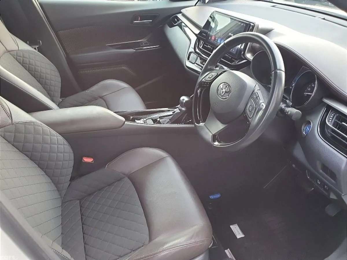 Toyota C-HR Saloon, Petrol Hybrid, 2019, White