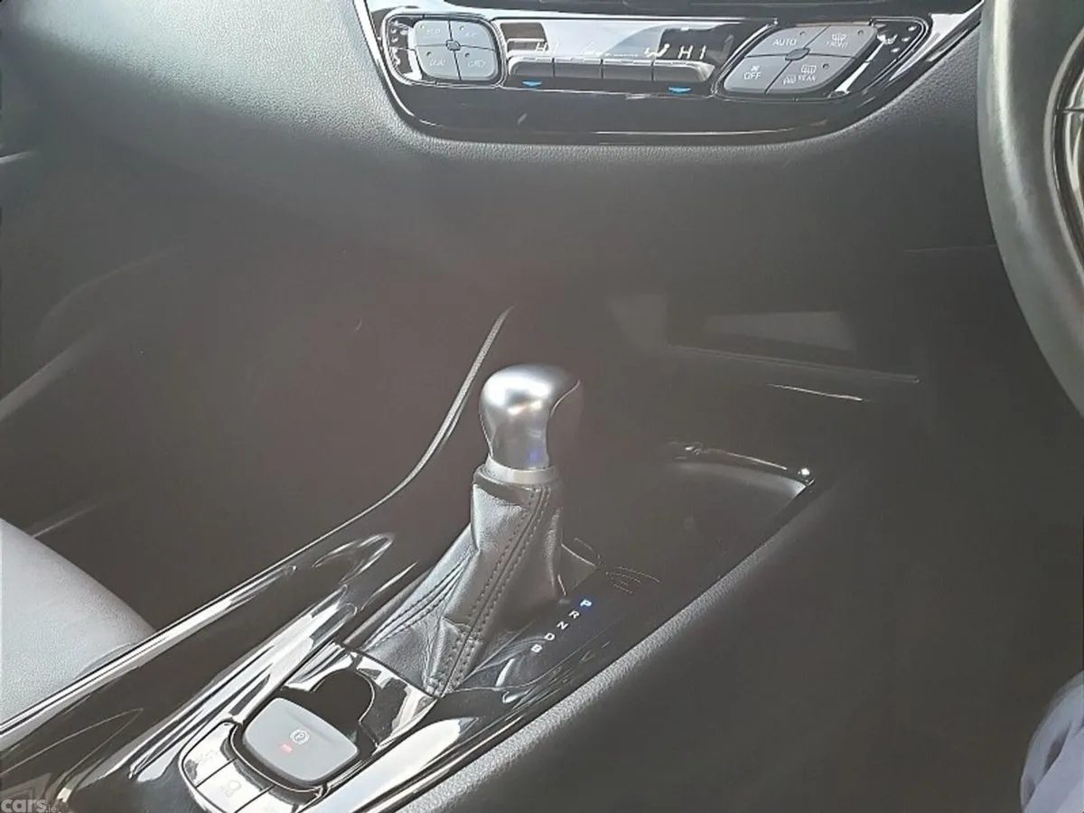 Toyota C-HR Saloon, Petrol Hybrid, 2019, White