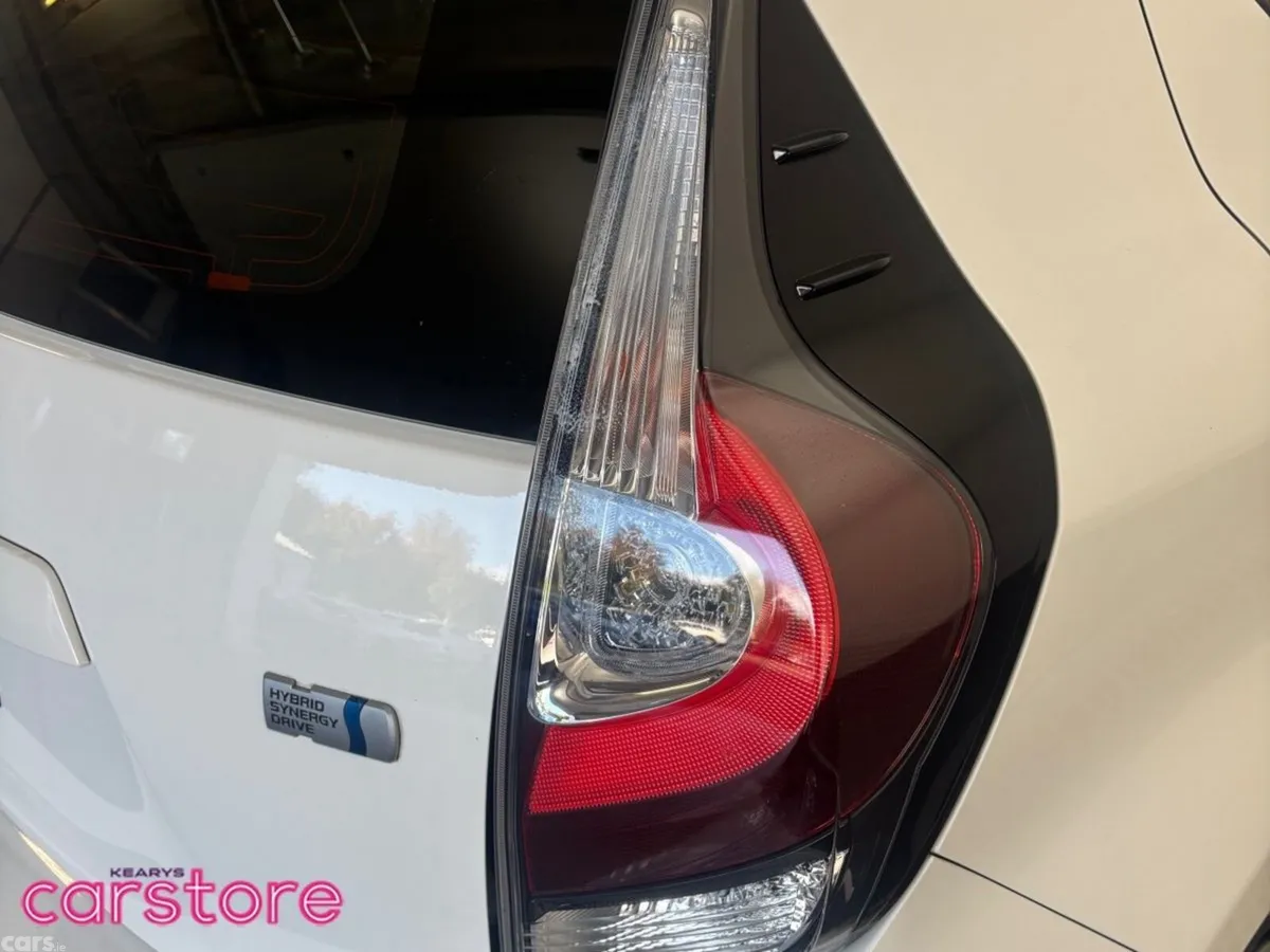 Toyota Aqua Hatchback, Petrol Hybrid, 2021, White