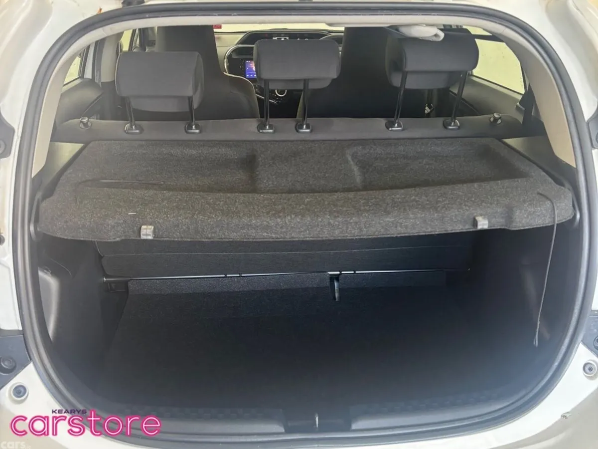 Toyota Aqua Hatchback, Petrol Hybrid, 2021, White