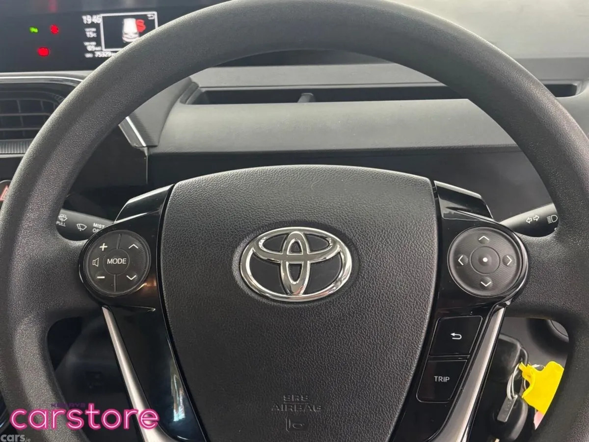 Toyota Aqua Hatchback, Petrol Hybrid, 2021, White